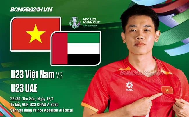 Game thủ e-sports đang thi đấu trên máy tính, với ánh sáng neon